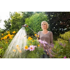 Lance Et Pistolet D'arrosage Fusil Arrosoir Comfort Gardena - Arrosage Et Nettoyage Des Zones Difficiles D'accès - 2 Jets Au Choix 18334-20 -Espace Piscine Boutique p256944 pic2